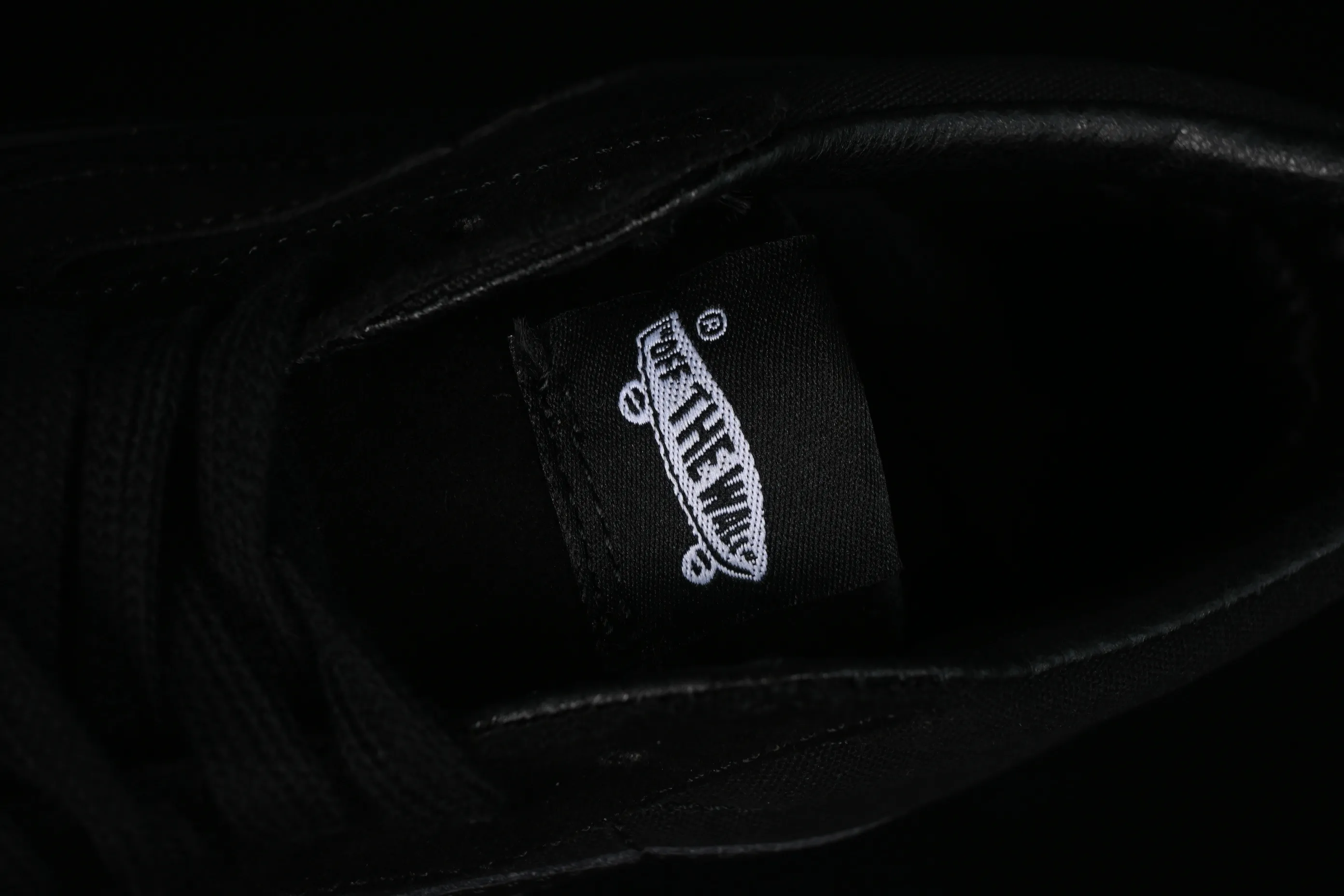 All categories Vans Vans series Vans Mid Vans China Vans Sk8-Mid Reissue 83 High-end branch Black Warrior Suede casual retro skateboard shoes VN000CQQBKA